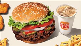 漢堡王推出「王龍厚哩，開運大典」活動。（圖／品牌業者提供）