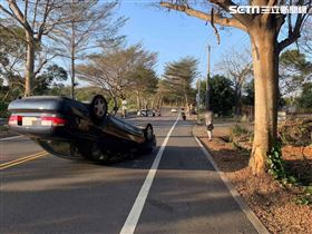 已降限速40km又出事！139死亡彎道車翻覆（圖／翻攝畫面）