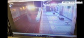 高雄,科工館,月台,落軌,普悠瑪,台鐵