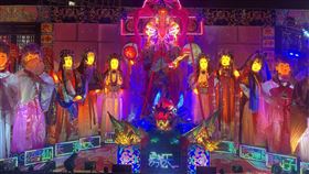 024台北燈節,中山堂附近一座民間信仰眾神肖像的花燈。（圖／翻攝自爆料公社二社 臉書）