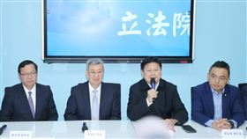 ▲行政院長陳建仁、副院長鄭文燦拜會國民黨團總召傅崐萁等國民黨立委。（圖／記者邱榮吉攝影）