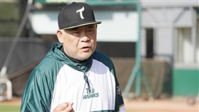 ▲兄弟象創隊元老林百亨，擔任台鋼雄鷹客座捕手教練。（圖／翻攝自台鋼雄鷹臉書）