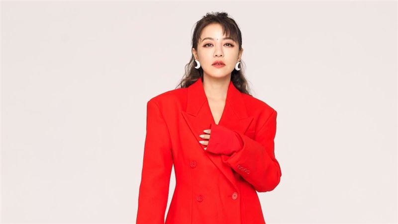 不只黃色小鴨！大咖天后現身高流　一開口「全場大合唱」掀暴動