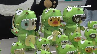 小萌龍呆腦獸提燈夯　拍賣網出現轉售價