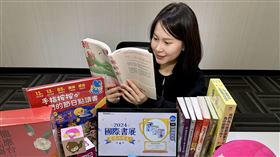 momo「2024國際書展」強打「親子啟蒙」套書、「限量親簽」文學小說、「心靈勵志」新書齊發。（圖／momo購物網提供）