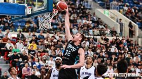 ▲臺北富邦勇士洋將塞瑟夫灌籃。（圖／記者劉彥池攝影）