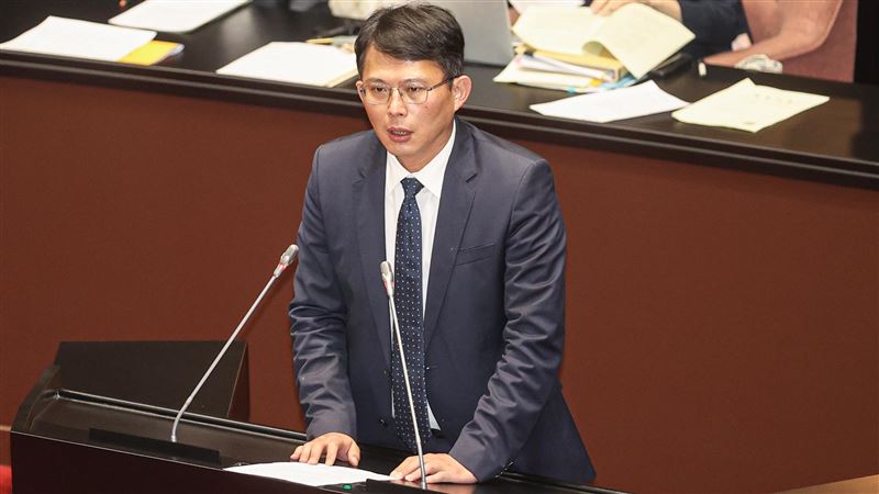 綠委：國昌老師神操作，食安專報，啪沒了