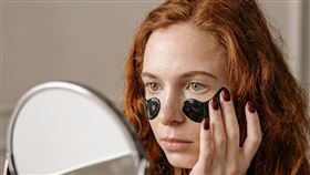 眼袋,面膜(翻攝自 Pexel)