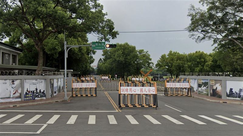 21砲指部女士官「偷渡」男友　寢室睡2晚
