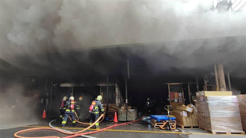 深坑大火燒電子產品　「鋰電池復燃」難滅