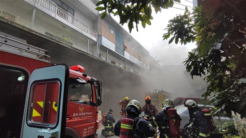 深坑大火惡臭漫雙北　彭啟明解釋原因