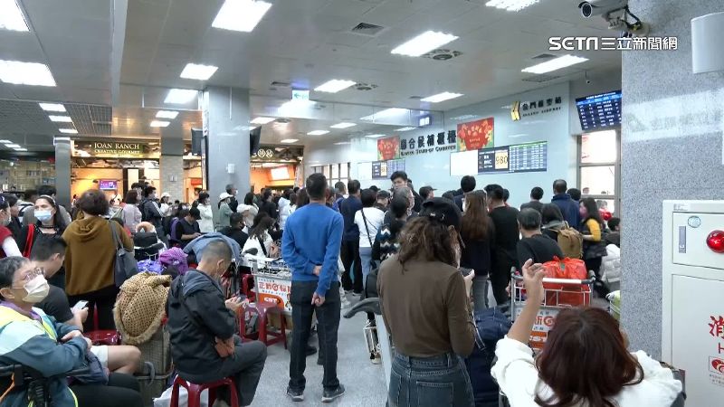 金門旅客塞爆機場　候補不到得多住一宿