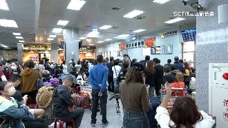金門旅客塞爆機場　候補不到得多住一宿