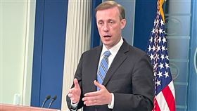 拜登表態願協防台灣  美國安顧問重申對台政策不變美國總統拜登接受媒體專訪時再度提到美國將協防台灣。白宮國安顧問蘇利文美東時間20日澄清拜登言論並未改變美國一中政策，美方持續反對片面改變台海現狀，維持台海和平穩定。中央社記者江今葉華盛頓攝  111年9月21日