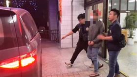 ▲彰化溪州透天厝社區在11日大年初二晚間遭人丟擲爆裂物，經警方循線追查後，於18日逮回涉案的黃姓主嫌。（圖／翻攝畫面）