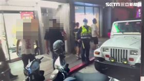 北市蔡男等3人參加媽祖遶境活動被噴辣椒水，竟隨機持刀砍傷陳姓陣頭。（圖／翻攝畫面）