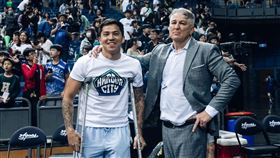 ▲高雄全家海神洋將布瑞克曼骨折，預計休養8到12週。（圖／翻攝自高雄全家海神臉書）