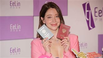 在台13年　女星6個月拿到台灣護照流淚了