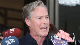 ▲夏克立在委任律師陪同下召開記者會，多次激動強調絕對沒有對黃嘉千家暴，也不排除將對郎祖筠提告。（圖／記者邱榮吉攝）