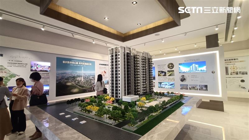 高雄年薪60萬以下小資族放款利率創高,核貸成數、整體承作房貸比重雙雙下滑,房仲指出,小資族買盤已已浮現退場跡象。(示意圖/記者陳韋帆攝影)