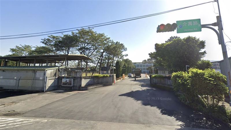 新兵入伍7天不服管教　一巴掌打暈副班長