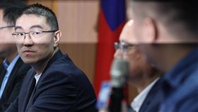 謝國樑說明基隆東岸商場爭議（1）基隆市東岸商場產權引起爭議，基隆市長謝國樑（左）21日上午在國民黨中央黨部出席記者會說明。中央社記者謝佳璋攝  113年2月21日