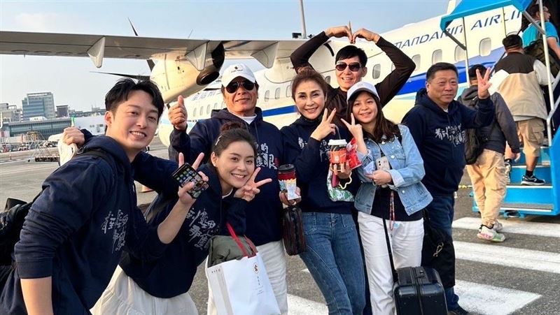 雷洪嫩妻正面曝光了　重遊澎湖戀愛地放閃