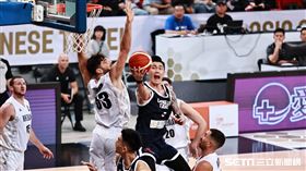 ▲亞洲盃資格賽，台灣隊劉錚切入上籃。（圖／記者劉彥池攝影）