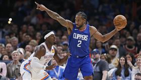 ▲「可愛」雷納德（Kawhi Leonard）繳出75%命中率，快艇不敵雷霆，仍在西區第3。（圖／美聯社／達志影像）