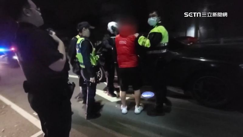 朋友酒測遞汽水遭制止　男失控嗆警遭送辦