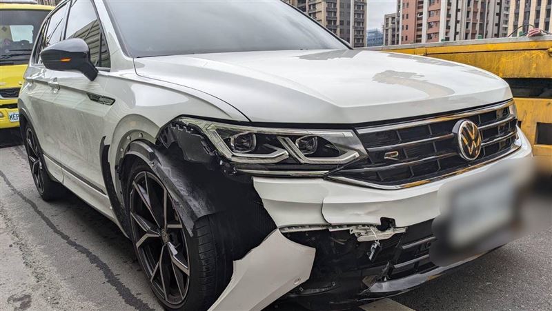 台65線車爆胎　車主換胎遭撞送醫搶救不治
