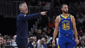 ▲柯爾（Steve Kerr）和金州勇士續約2年3500萬美金。（圖／美聯社／達志影像）