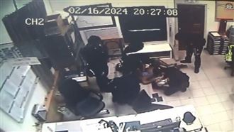 扯！魔警持棍捅肚　竊嫌胰臟破裂不治