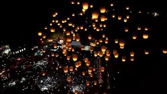 多圖／2024平溪天燈節登場！升空畫面曝