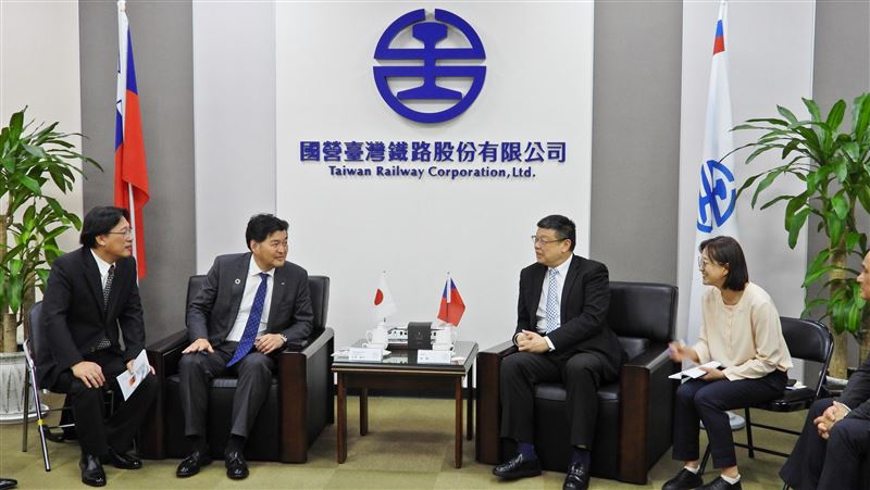 台日友好！日本京急、阪神電鐵拜會台鐵