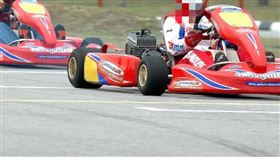 卡丁車https://www.flickr.com/photos/mylifestory/189515534/in/photolist-hKjnd-hKjmb-7mVKZ7-hKjCR-hKjq6-hKjsH-hKjBc-dckxY1-hKjaY-dckx1u-dckwLu-7FSn7j-5o5tr-511pqL-511p8m-6QwaP7-7DVQDJ-9ExJYN-8bRcLo-eBzQ1o-