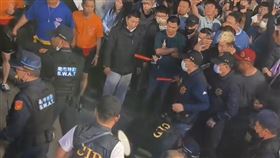 搶春牛,正統鹿耳門聖母廟,衝突,醉漢