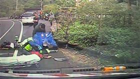 台3線103.6公里苗栗三灣路段，24日中午12時許發生一起死亡車禍，一名李姓男子（18歲）騎黃牌重機行經該路段時疑過彎失控，整輛車越過防撞桿，並與對向一輛休旅車相撞，李男經送醫急救後仍傷重不治。