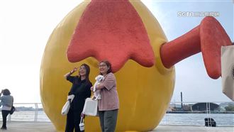 獨／不說掰掰！港邊爆紅屁屁鴨擬移置續展