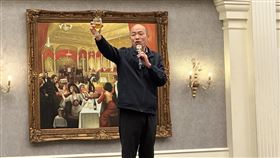國民黨共識營 韓國瑜旋風式訪花蓮（1）國民黨第11屆立委共識營持續在花蓮登場，25日晚宴前並安排立法院長韓國瑜（圖）致詞，他以茶代酒向黨籍立委致意，停留20分鐘即離開趕場。中央社記者李先鳳攝  113年2月25日