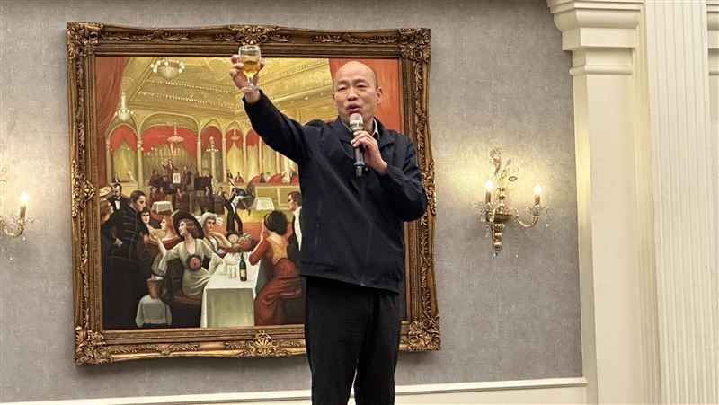 韓旋風式訪花蓮　以神仙老虎狗勉勵新藍委