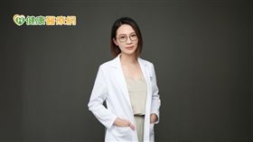 醫師表示，現在乳癌藥物發展非常好，健保給付也不斷擴增，只要配合醫囑，積極追蹤治療，晚期乳癌也能享有美好人生。