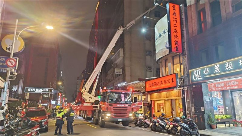 新／晴光市場旁火警　住商大樓6樓竄火煙
