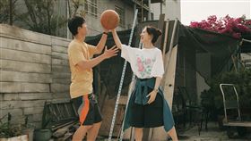 許光漢、清原果耶在《青春18x2 通往有你的旅程》共譜青澀戀曲。（圖／翻滾吧男孩電影有限公司提供）