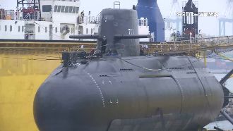 國造「海鯤號」泊港測試　船體全貌首曝光