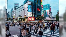 ▲網友到日本玩不想買吃的伴手禮，許多人紛紛推薦他可以買御守送人。（示意圖／Pixabay）