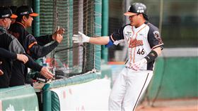 統一獅張聖豪首打席就敲出陽春砲。（圖／統一獅球團提供）