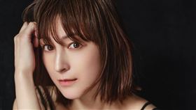 廣末涼子穿細肩帶感謝粉絲。（圖／翻攝IG）