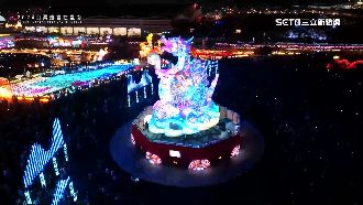 龍年主燈撞款？設計總監：鱗片跟造型不同