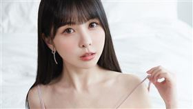 台灣女優田井虹出道！與片商「合作不順暢」？AV達人：熱賣也難有第2部。（圖／翻攝自IG@tiny219__）